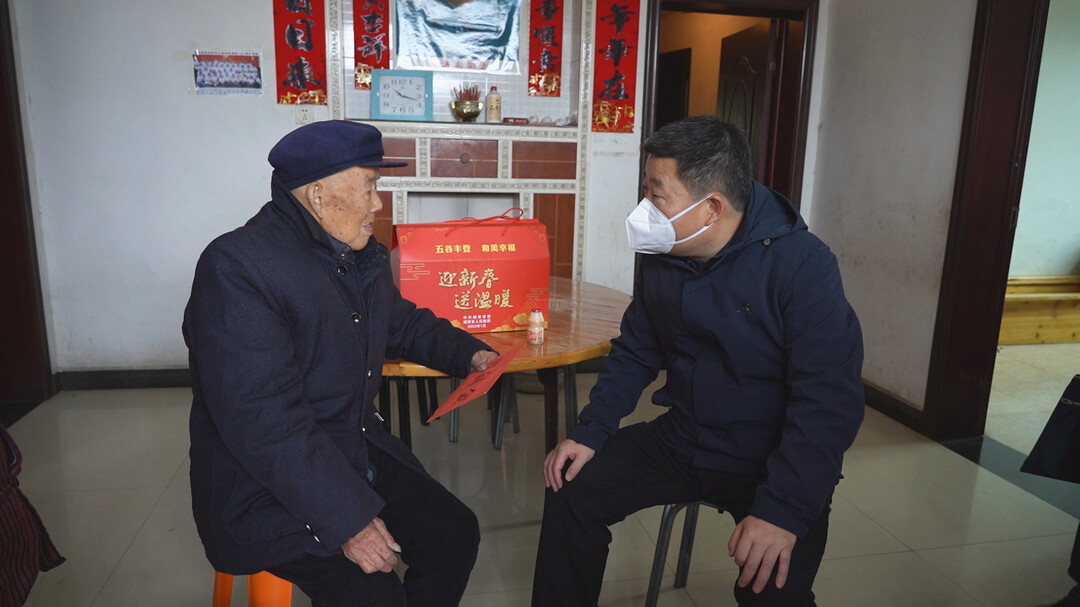 杜登峰赴中方县开展走访慰问活动