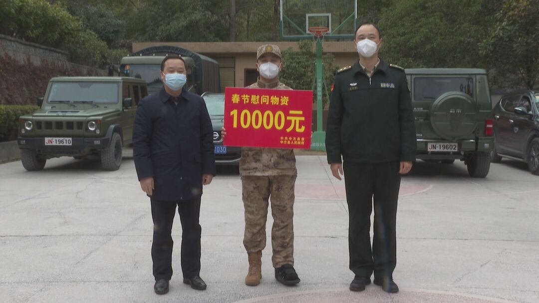 蔡迪文春节前夕走访慰问驻地部队官兵