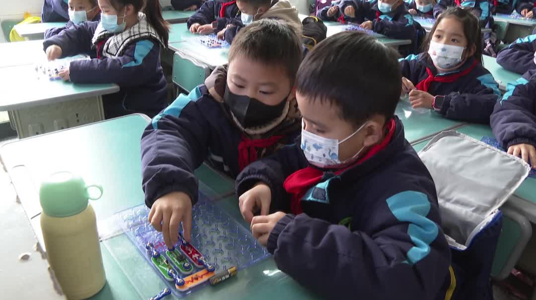 视频|中方：“双减”争春早    社团欢乐多