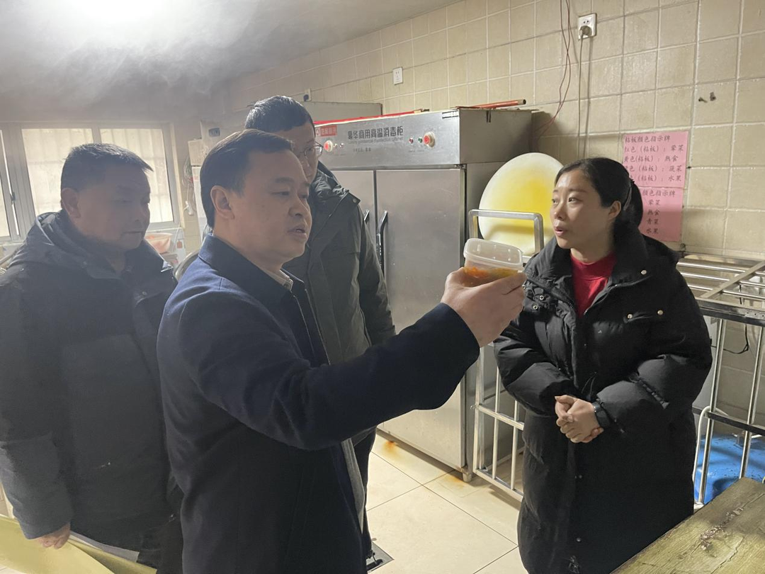 蔡迪文到中方县第一幼儿园英蓝分园督导检查食品安全工作