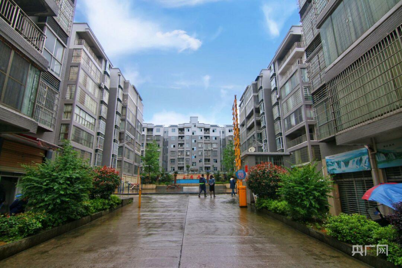 央广网|湖南中方：从“大山”到“高楼”易地搬迁搬出“稳稳的幸福”