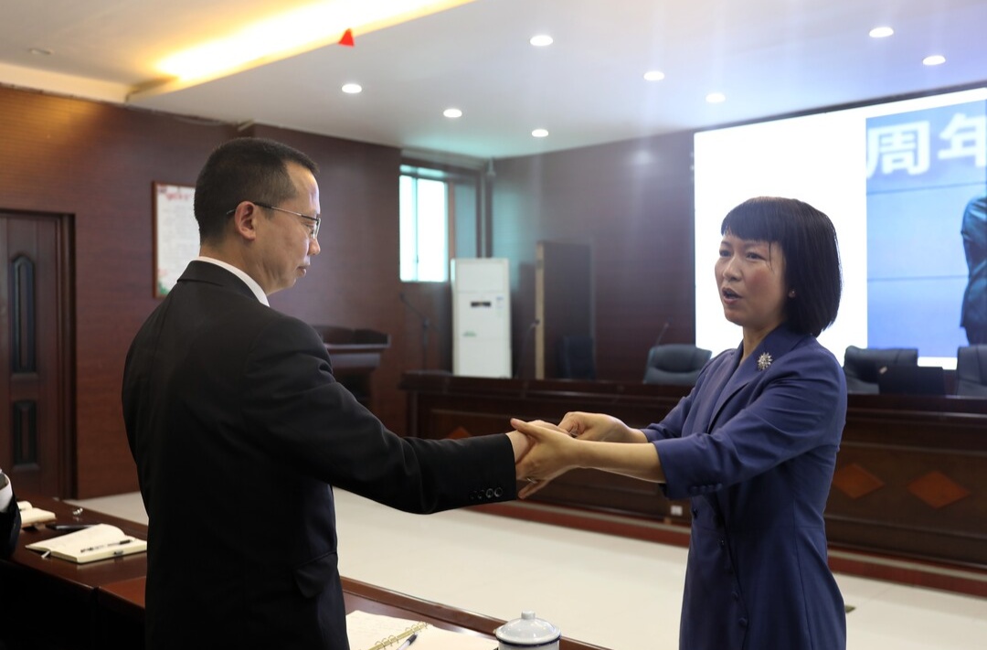 学礼仪 树形象 强素质——中方县人民法院举办司法礼仪培训会