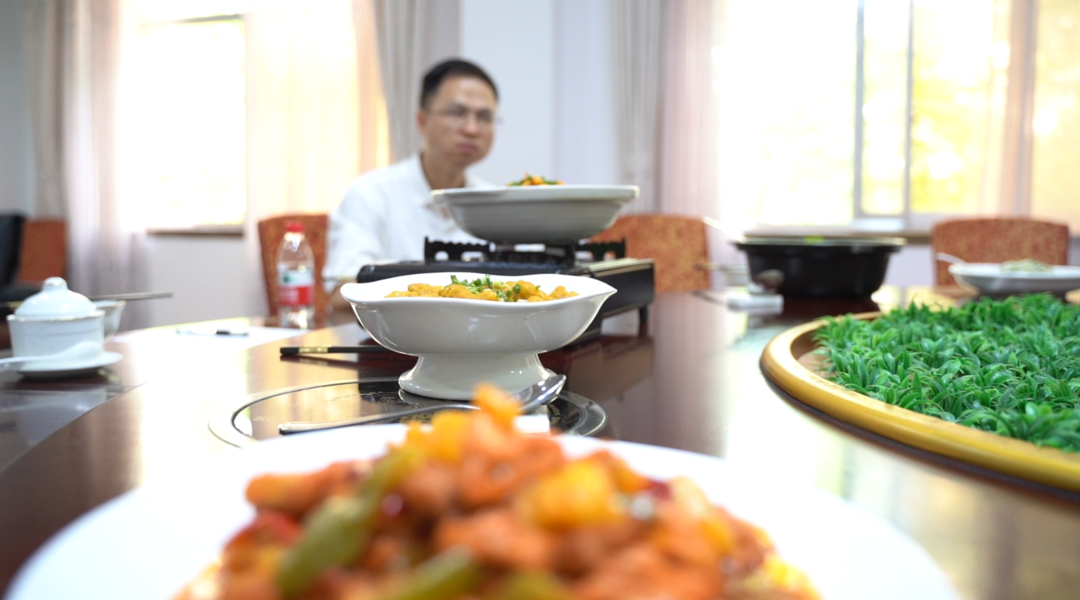 中方：名厨烹小鲜上一桌“怀味”  各地荐美食品美味中方