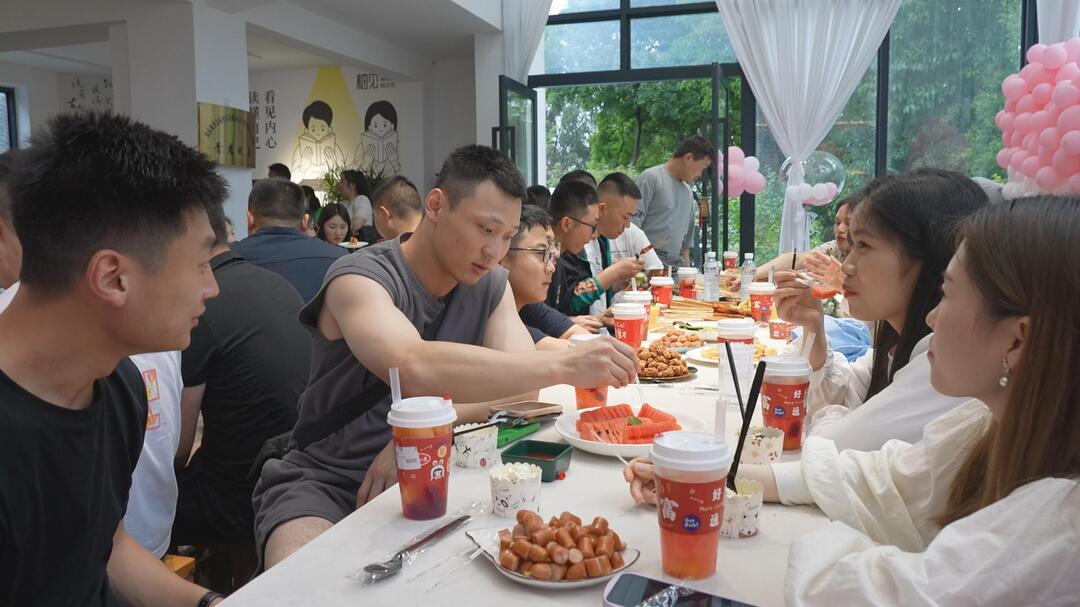 “鹤中一体 工会有约” 18对在职青年在千年古村甜蜜牵手
