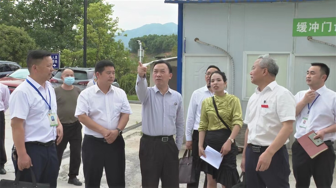 湖南医药学院校长何清湖带队调研中方县人民医院鹤中一体化提质升级项目建设、校地合作情况