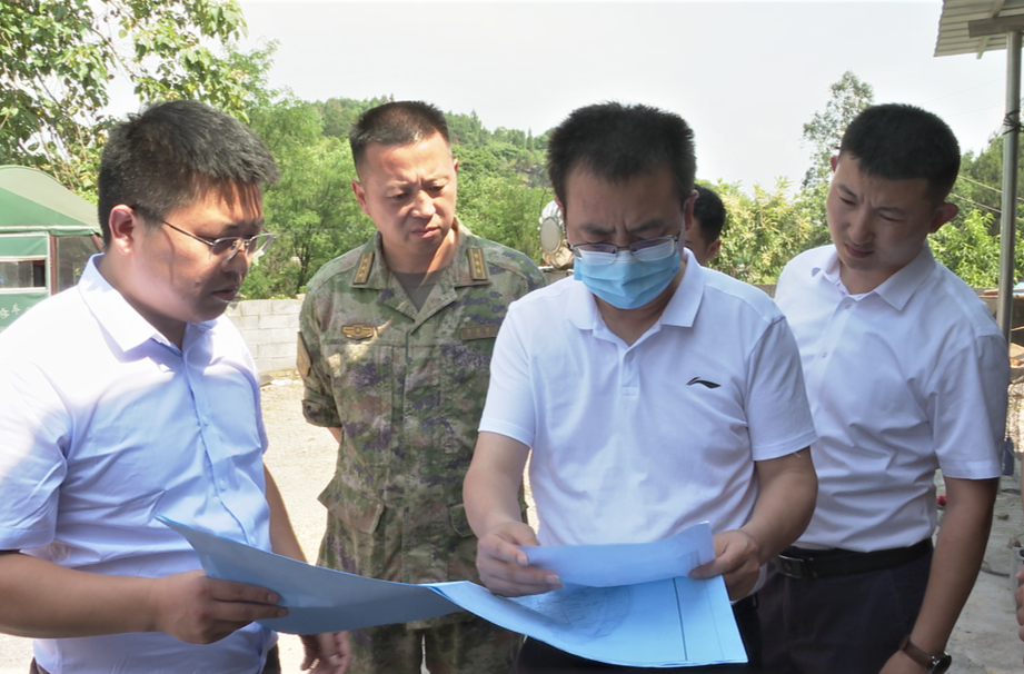 张家铣现场调研靶场建设工作