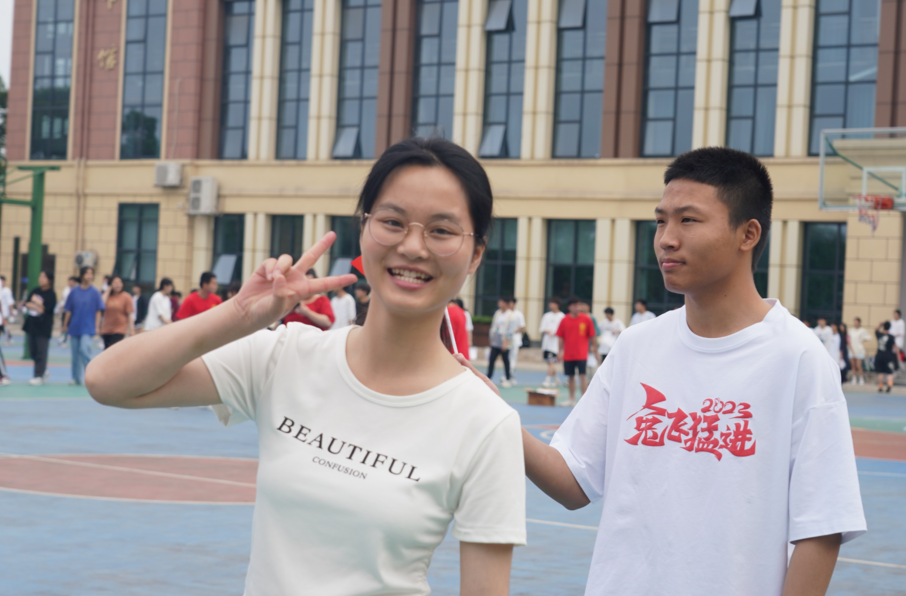 图集｜高考第一天：中方县1075名考生信心满怀步入考场