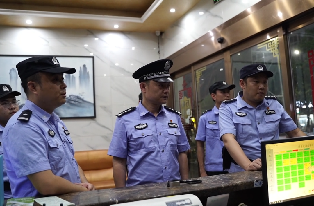 中方公安：开展公共场所专项清查行动 优化法治化营商环境