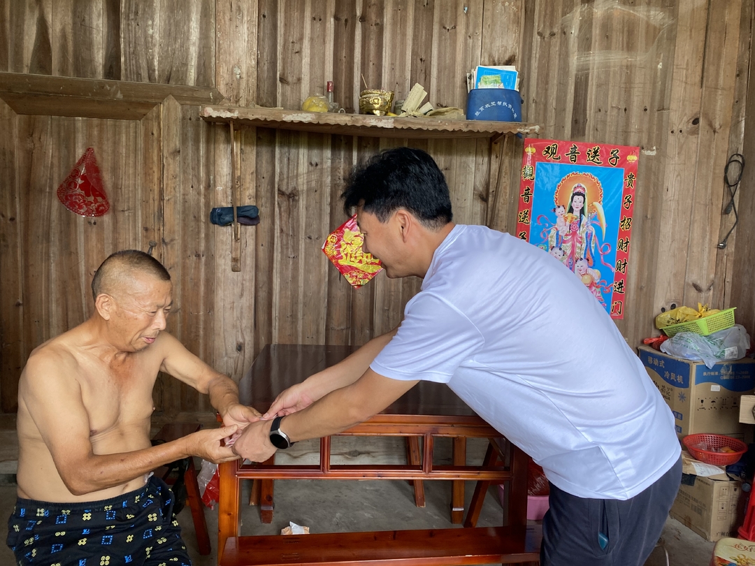 中方县林业局：情系驻村干部 亲切慰问暖人心
