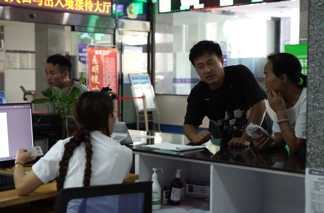 打好重点民生保障仗|中方县打造县、乡、村三级医保经办系统15分钟服务圈 让老百姓有“医”靠  有“保”障