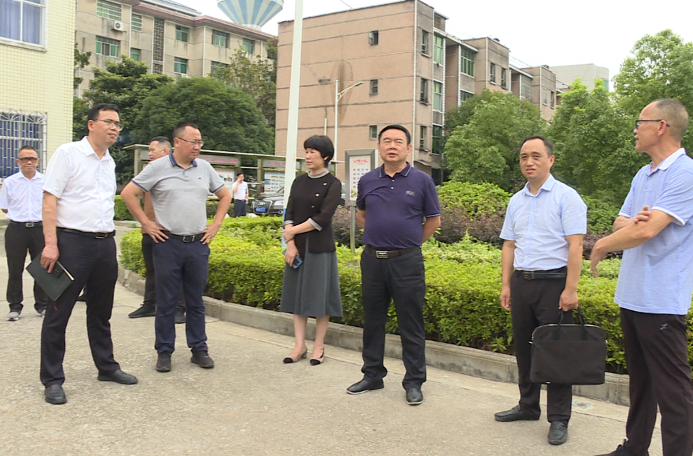 张必忠现场调研鹤中一体化教育项目推进情况