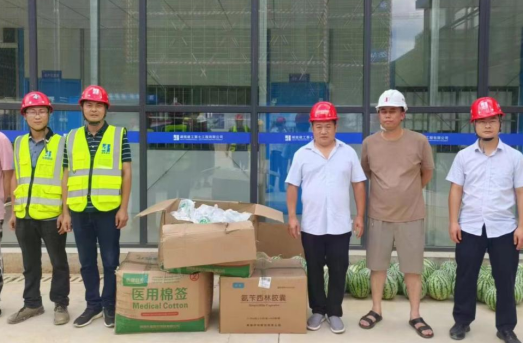 县城发集团筑牢安全防守线，心系一线送清凉
