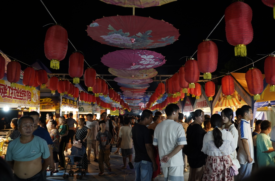 打好经济增长主动仗|出新招！泸阳镇点燃“烟火夜市” 乡村旅游经济迸发新活力