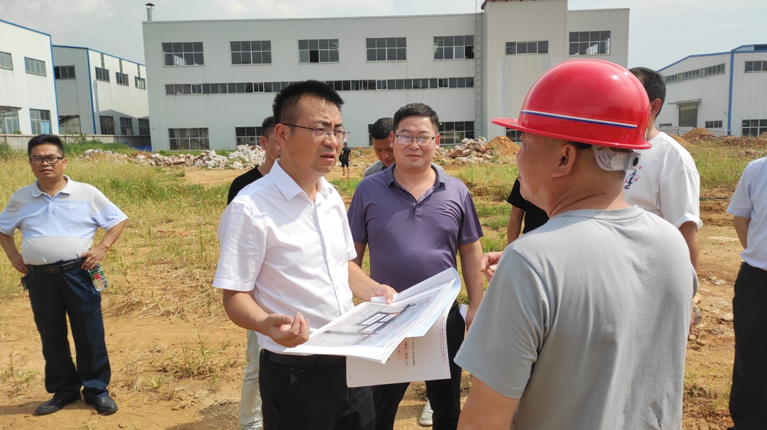 张家铣现场督导重点项目建设工作