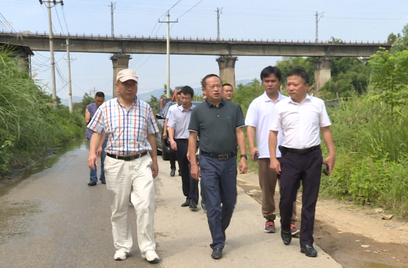 向付和到茅利溪段开展生态环境专项民主监督踏察活动