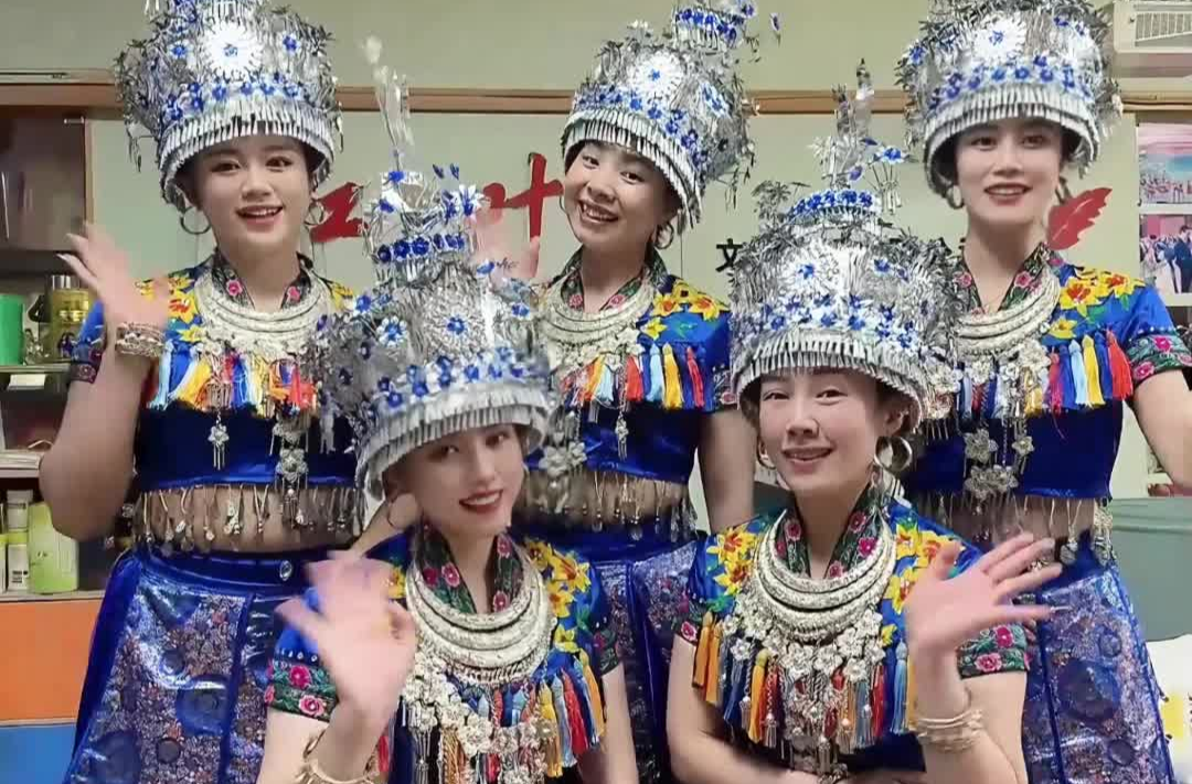 9月12日上午九点，和红叶组合一起锁定风芒APP直播间！