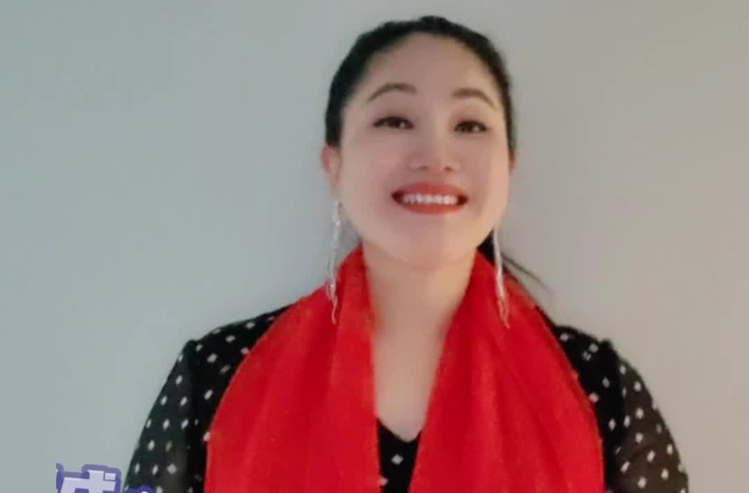 明天上午九点，和歌唱演员易秒英一起锁定风芒APP直播间，我们不见不散！