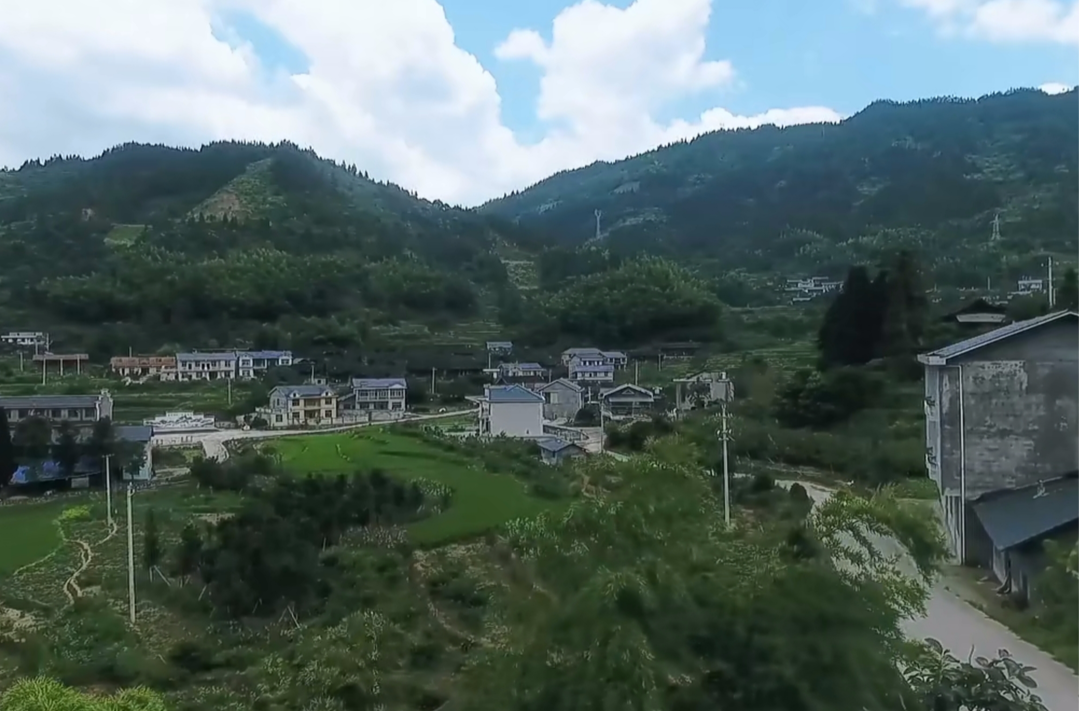 中方县铁坡镇：向“美”而行  人居环境整治掀热潮
