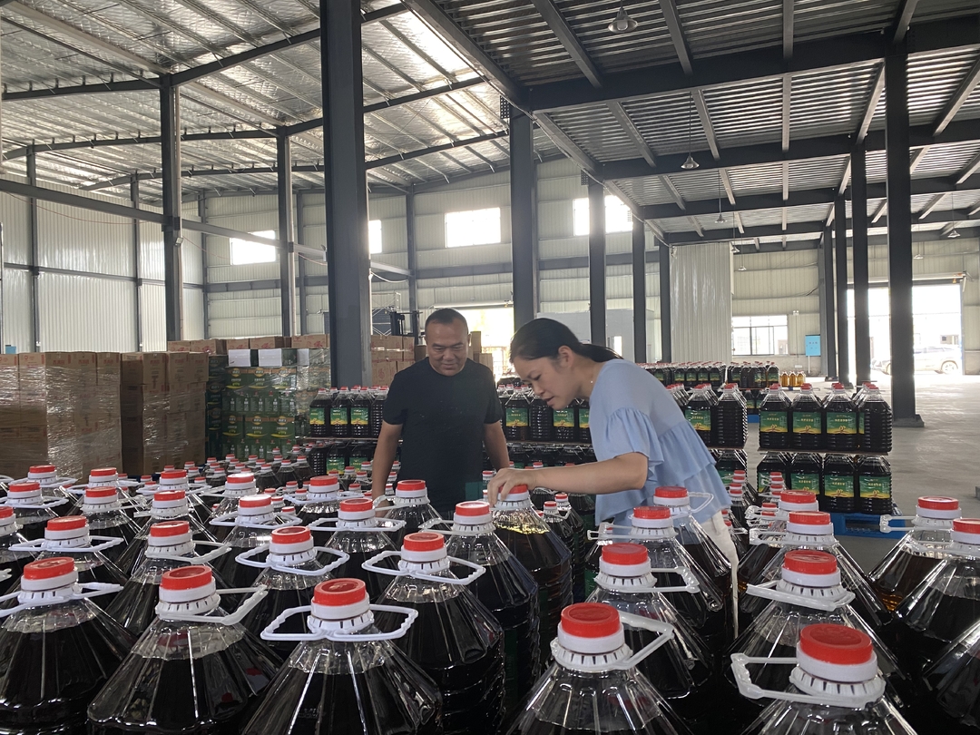 中方县林业局化身政策宣讲员 为企业“加油”