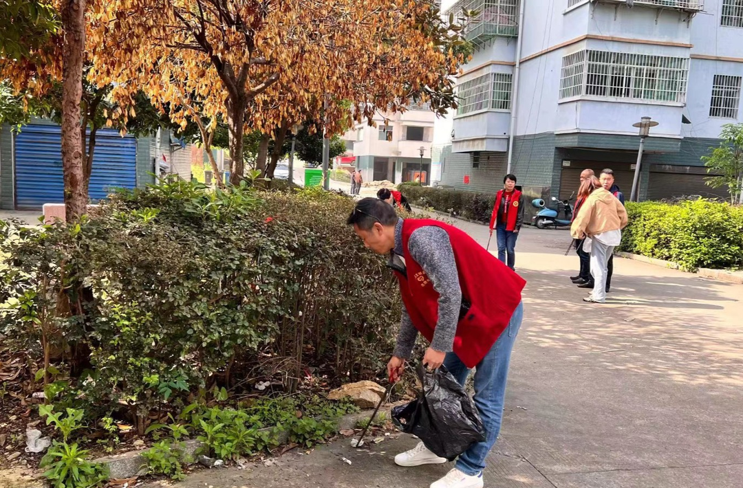中方县水利局：志愿者开展卫生大扫除，助力优化营商环境