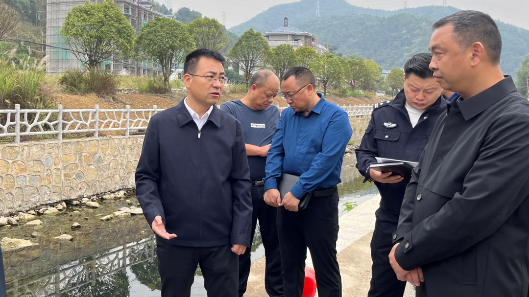 张家铣深入中方镇开展下访活动