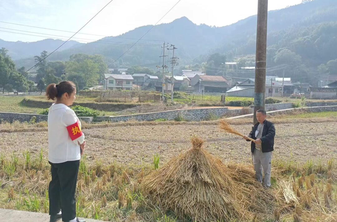 中方县袁家镇：多措并举开展秋季秸秆禁烧工作