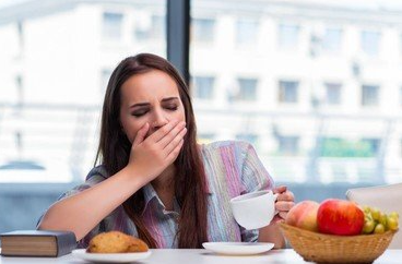 吃完饭就困，真不是因为你“懒”！学会这4招，减轻餐后困倦！