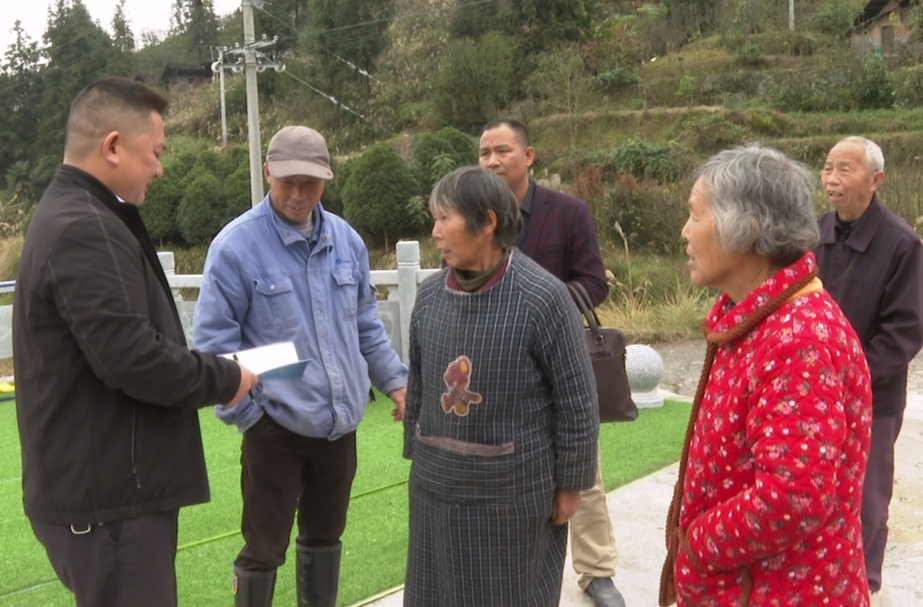 中方人|中方县敬业奉献模范米建华：驻村坚守，当好群众的“暖心人”