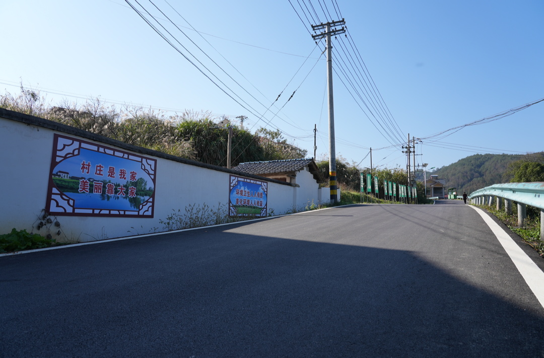 打好重点民生保障仗｜中方：“四好农村路”打通乡村振兴“大动脉”