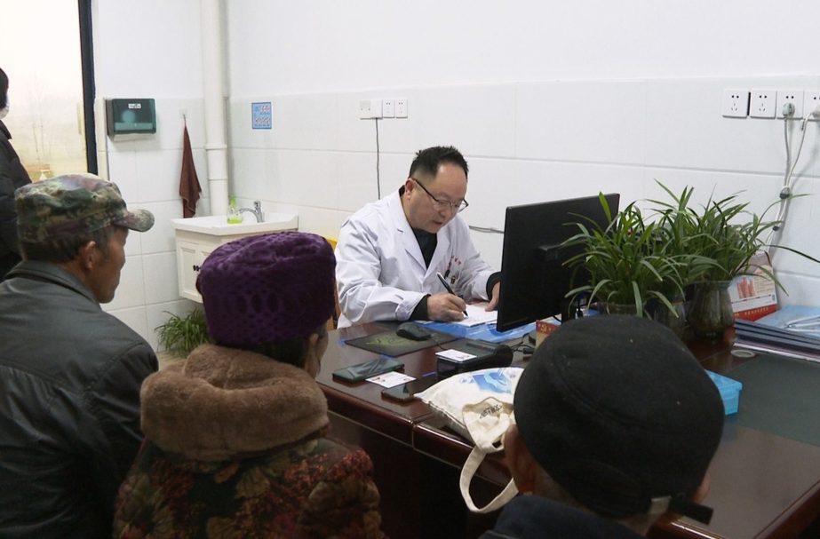 代表委员风采|丁权昌：做百姓健康的守护者