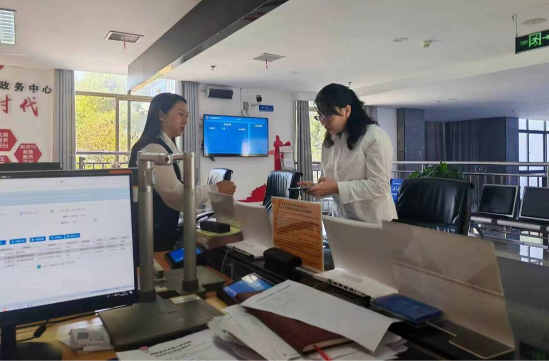 优质服务暖人心！中方县政务服务中心贴心服务获群众点赞