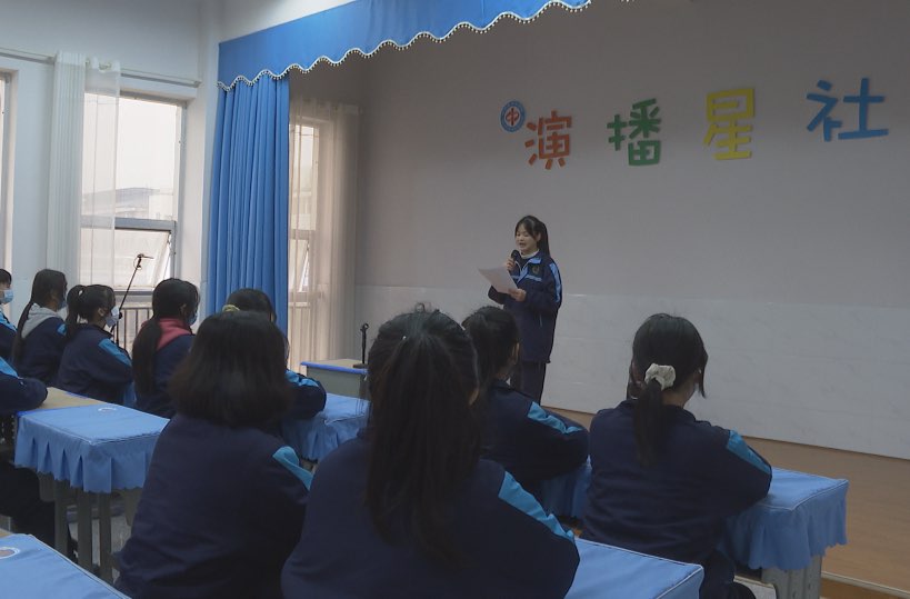 中方：“双减”争春早    社团欢乐多