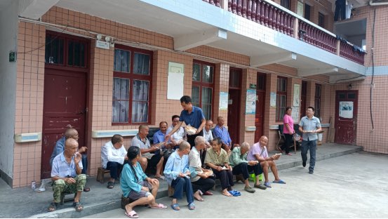 中方县新建镇：情暖中秋献爱心  敬老院里情意浓