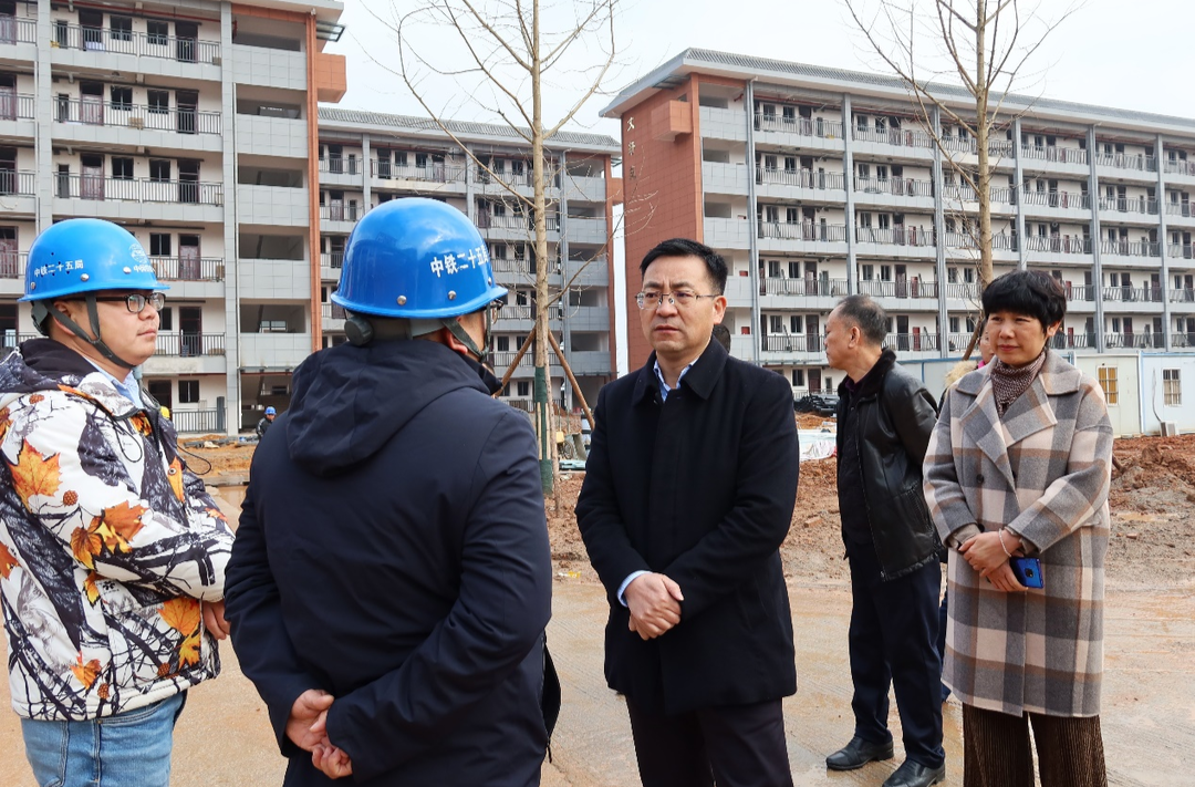 张家铣现场调研项目建设工作