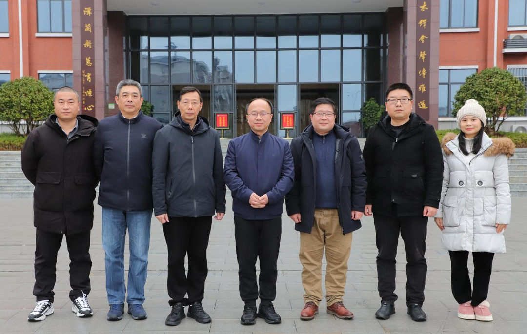 北京大学蒋广学主任一行到怀化市恒雅高中参观指导