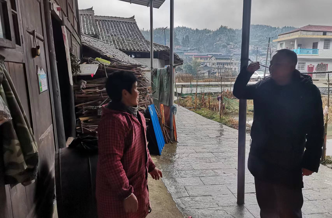 科学应对低温雨雪冰冻天气|中方县接龙镇：做好低温雨雪天气地质灾害防治工作