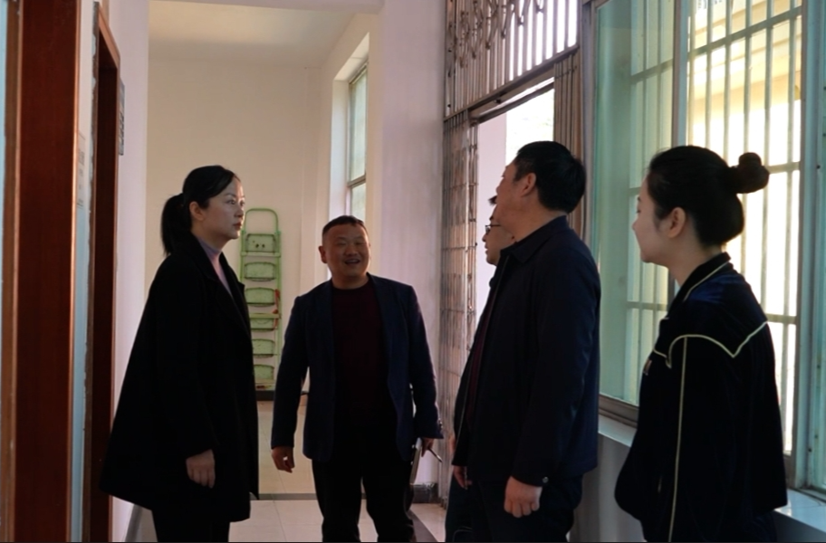 刘佳节后走访慰问文旅广体局干部职工