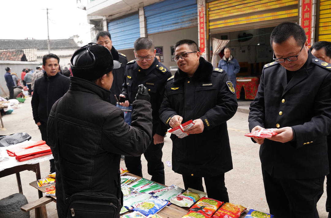 中方：农资市场检查忙 春耕备耕保安全