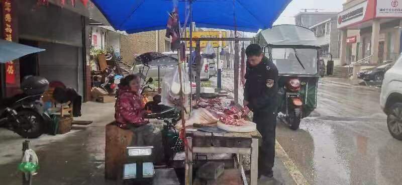 中方县铁坡镇：开展集镇市场整治行动 助力优化营环境