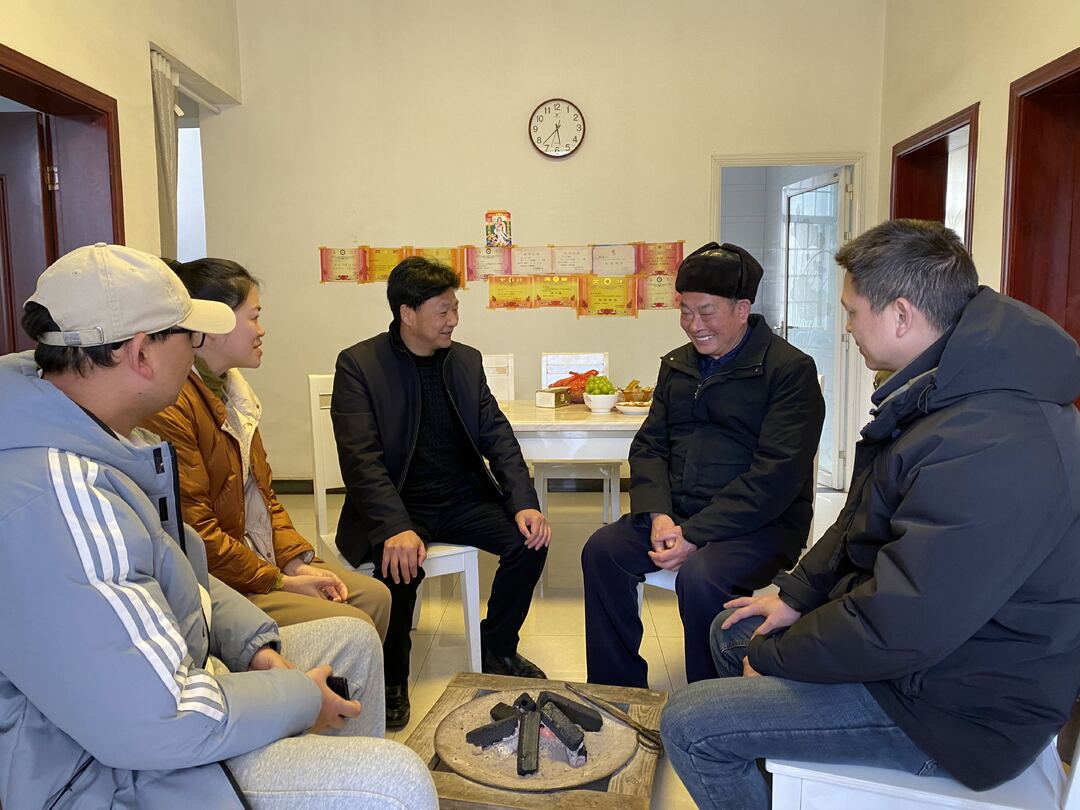 中方县林业局组织开展走访慰问退休老党员、老干部活动