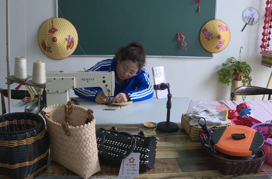 建功新时代 巾帼展风采丨中方县爱心能力发展中心：以爱为名，凝心聚力，共建美好生活