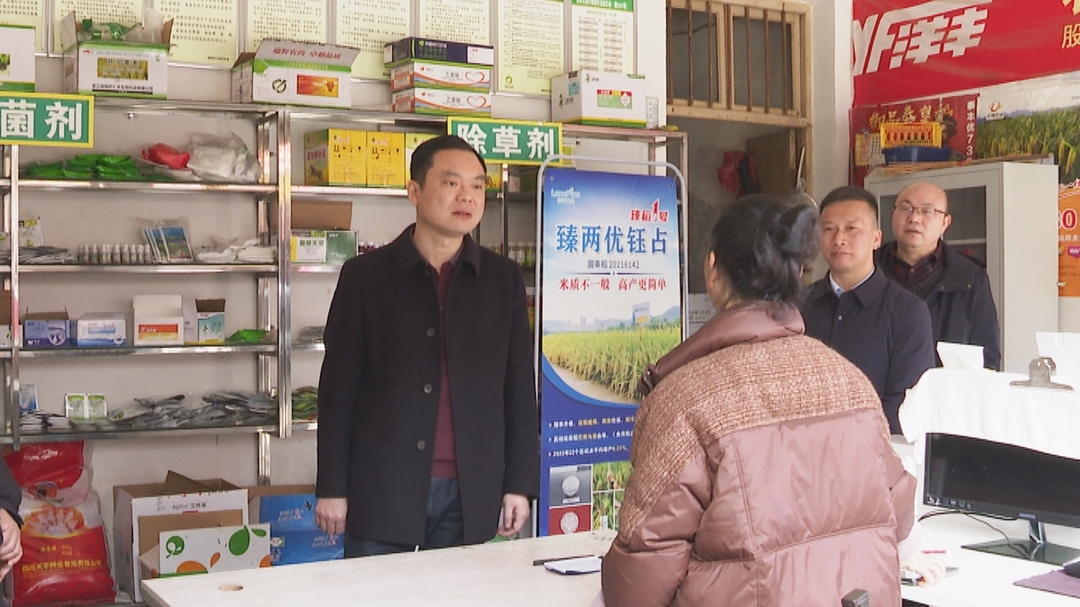 胡杰到乡镇调研春耕备耕工作