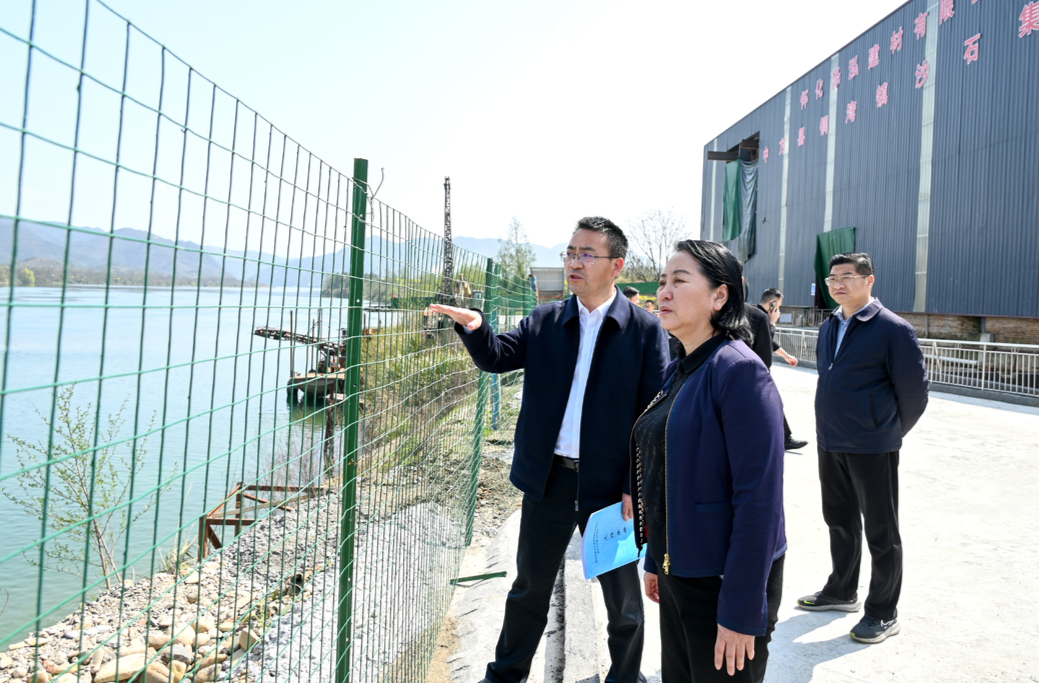 正视问题 压实责任  ——省第五生态环境保护督察组赴中方县开展下沉督察