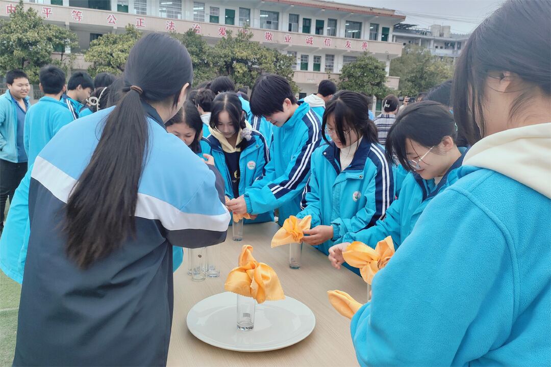 加强初高衔接，助力职教发展 ——中方职中与中方县桐木中学开展校际交流活动