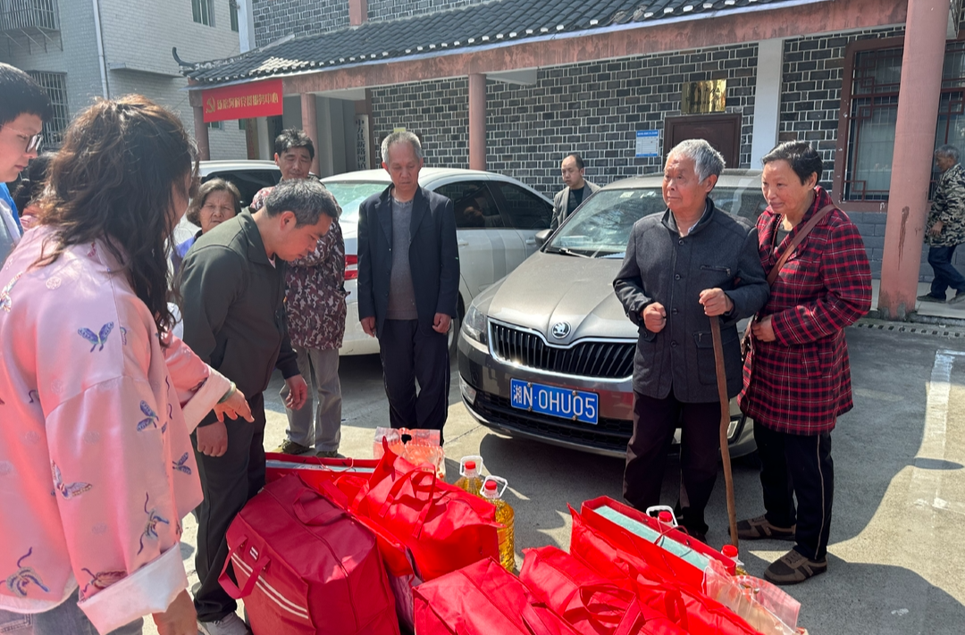 中方县民政局：下乡慰问送温暖 民政关爱暖民心