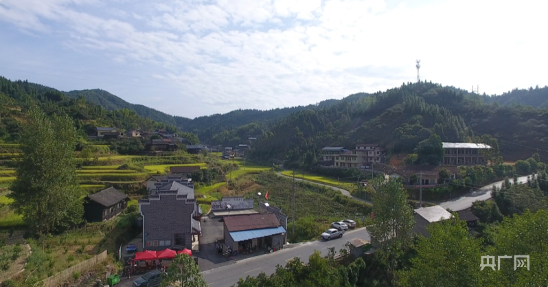 央广网|湖南中方：振兴“湘”村 党建引领 擘画乡村新图景