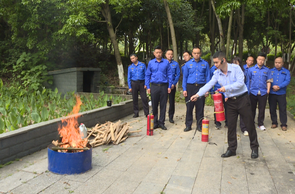中方县城管执法局组织开展消防安全培训暨灭火疏散演练