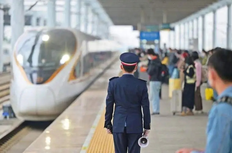 预计日均开行列车3075列 “五一”期间广铁动车组全部上线