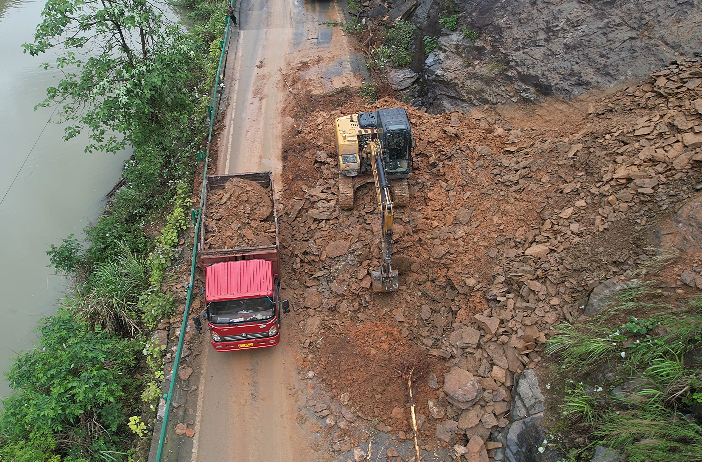视频|中方：多部门联动抢修塌方路段保畅通