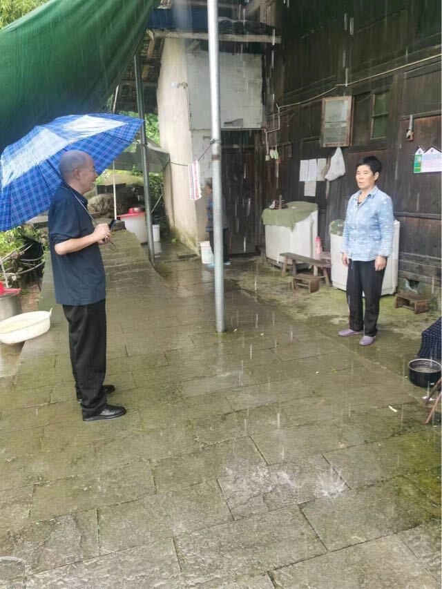 中方县接龙镇：开展地质灾害隐患排查工作